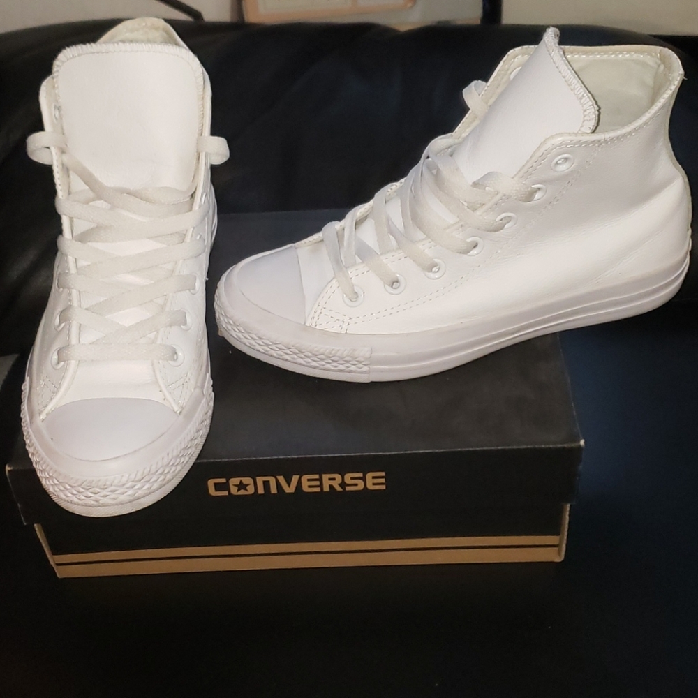 Leather White Chuck Taylor's Converse Hi Top